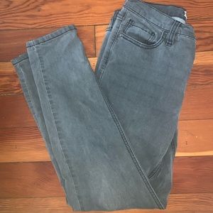 BARELY WORN FREE PEOPLE GREY JEANS